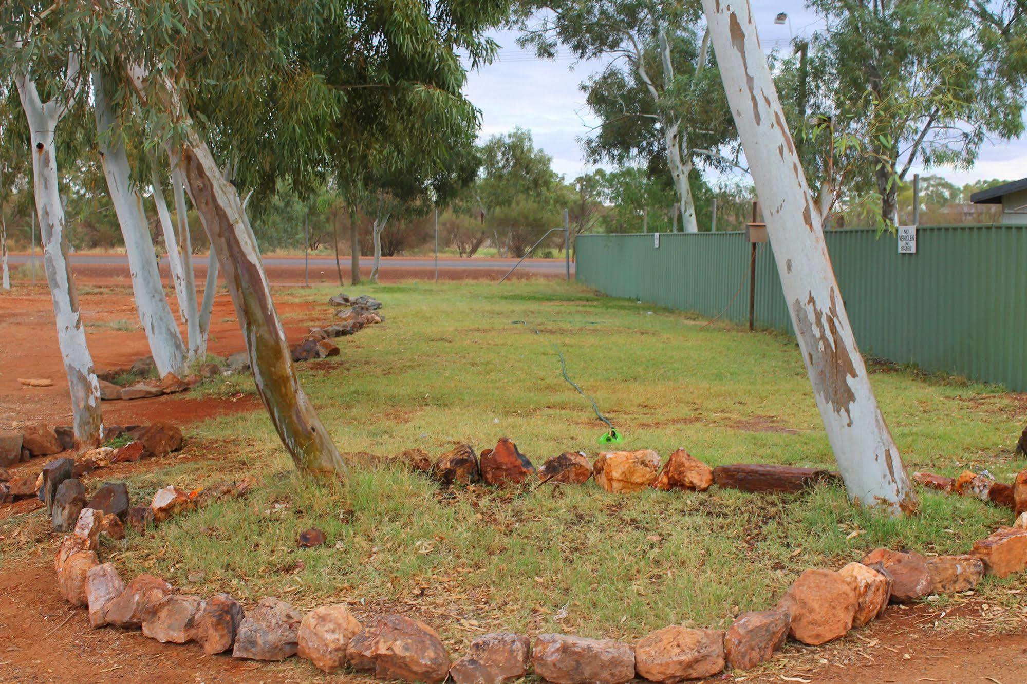 Meekatharra Accommodation Centre Exterior photo